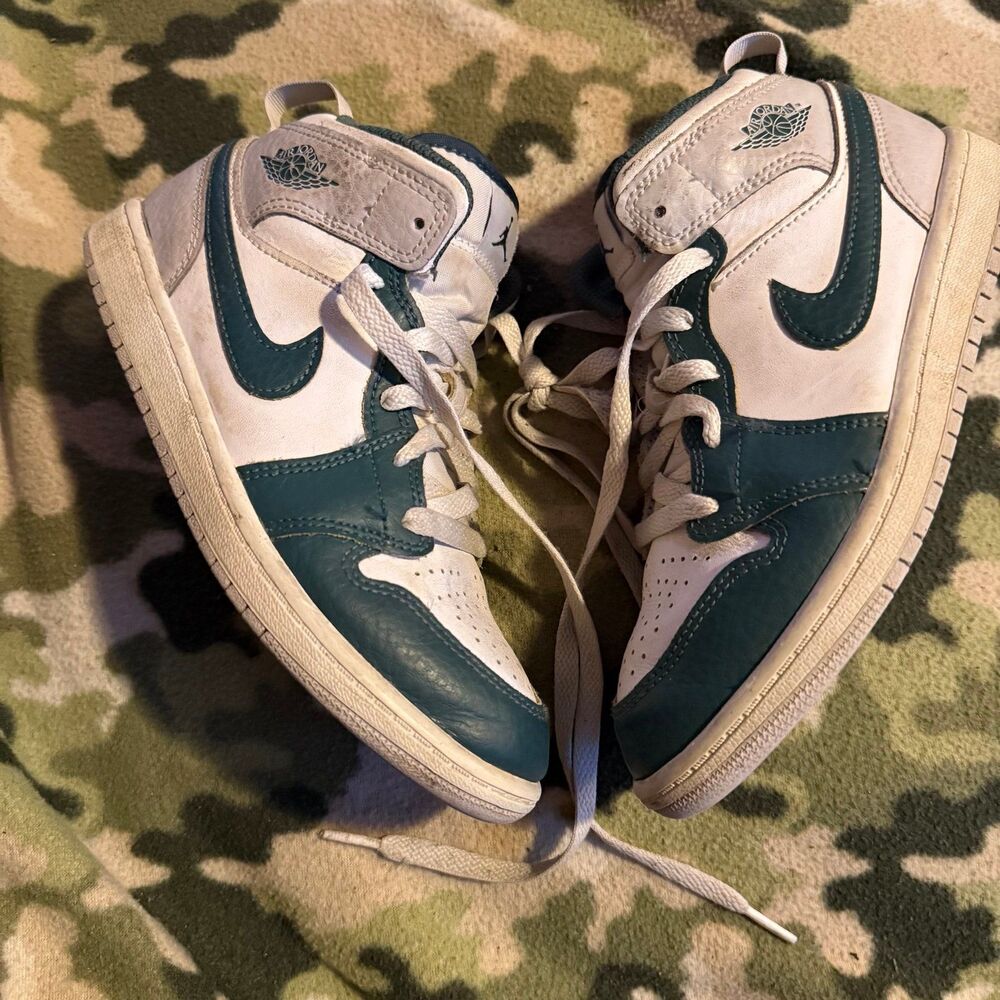 Jordan 1 Mid Oxidized Green GS shoes size 3Y